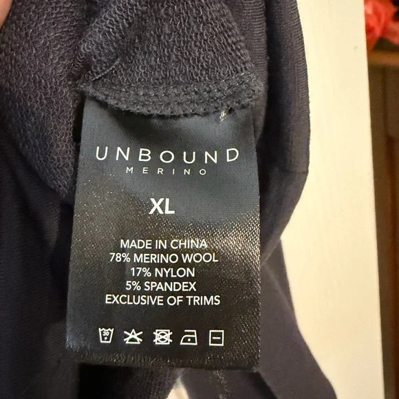 Unbound Merino Compact Travel Hoodie Full Zip XL Charcoal - Picture 3 of 4